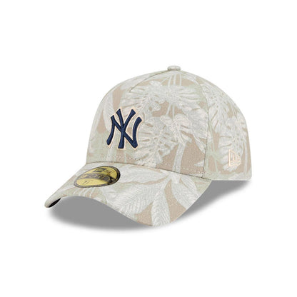 Pictured is this MLB Leafy Palm New York Yankees 59FORTY A-Frame Fitted cap in light beige. 1
