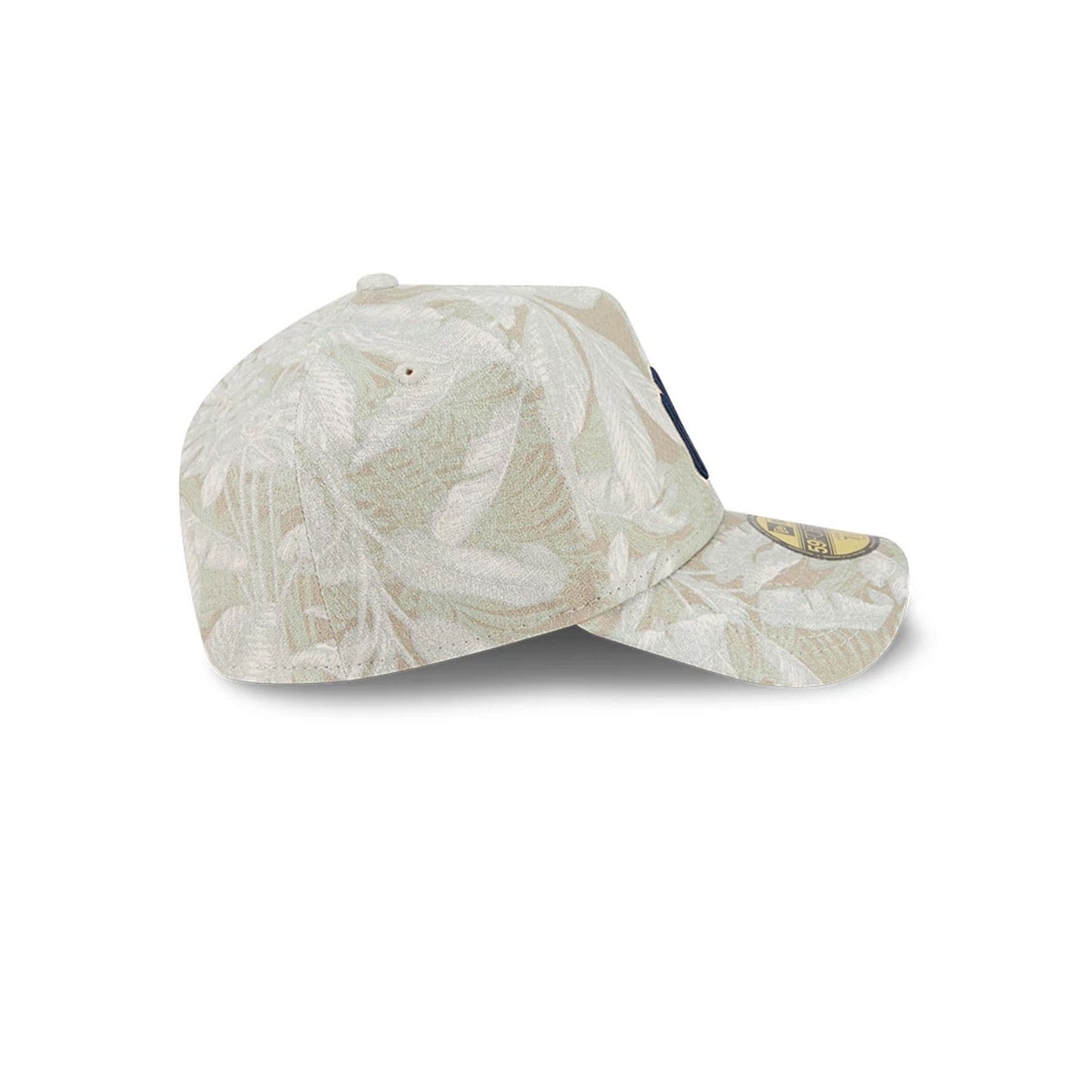 Pictured is this MLB Leafy Palm New York Yankees 59FORTY A-Frame Fitted cap in light beige. 6
