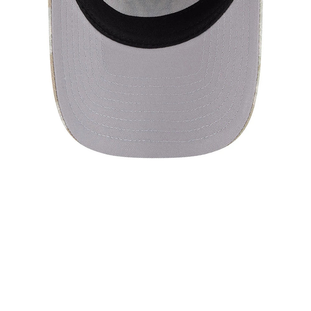 Pictured is this MLB Leafy Palm New York Yankees 59FORTY A-Frame Fitted cap in light beige. 2