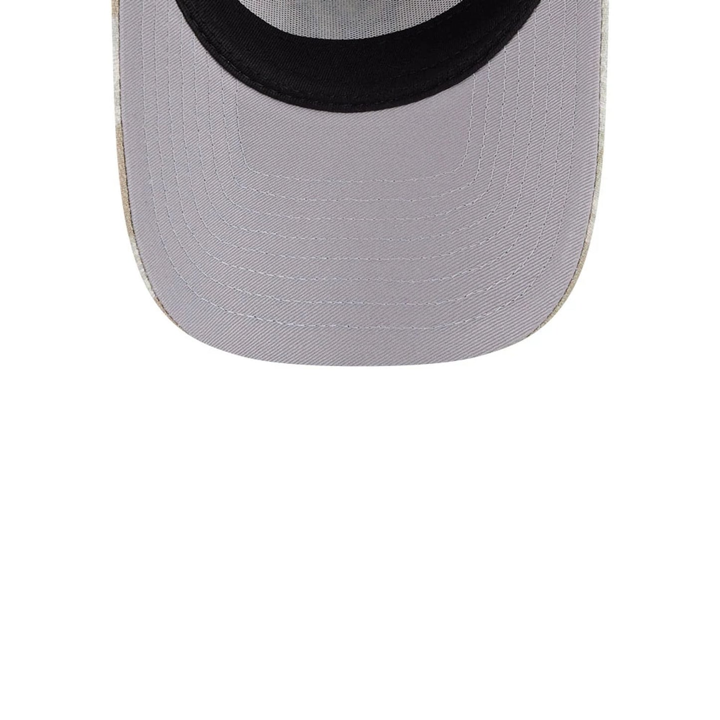 Pictured is this MLB Leafy Palm New York Yankees 59FORTY A-Frame Fitted cap in light beige. 2