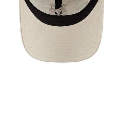 Pictured is this MLB Leafy Palm New York Mets 9TWENTY Adjustable cap in light beige. 7