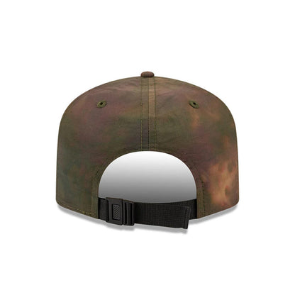 Pictured is this MLB Nylon Wash Dye New York Mets 19TWENTY Adjustable cap in open green. 4