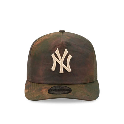 Pictured is this MLB Nylon Wash Dye New York Yankees 19TWENTY Adjustable cap in open green. 2