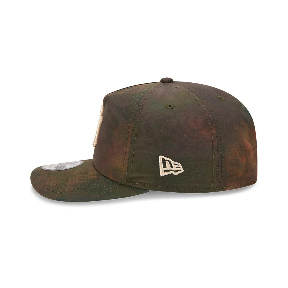 Pictured is this MLB Nylon Wash Dye New York Yankees 19TWENTY Adjustable cap in open green. 5