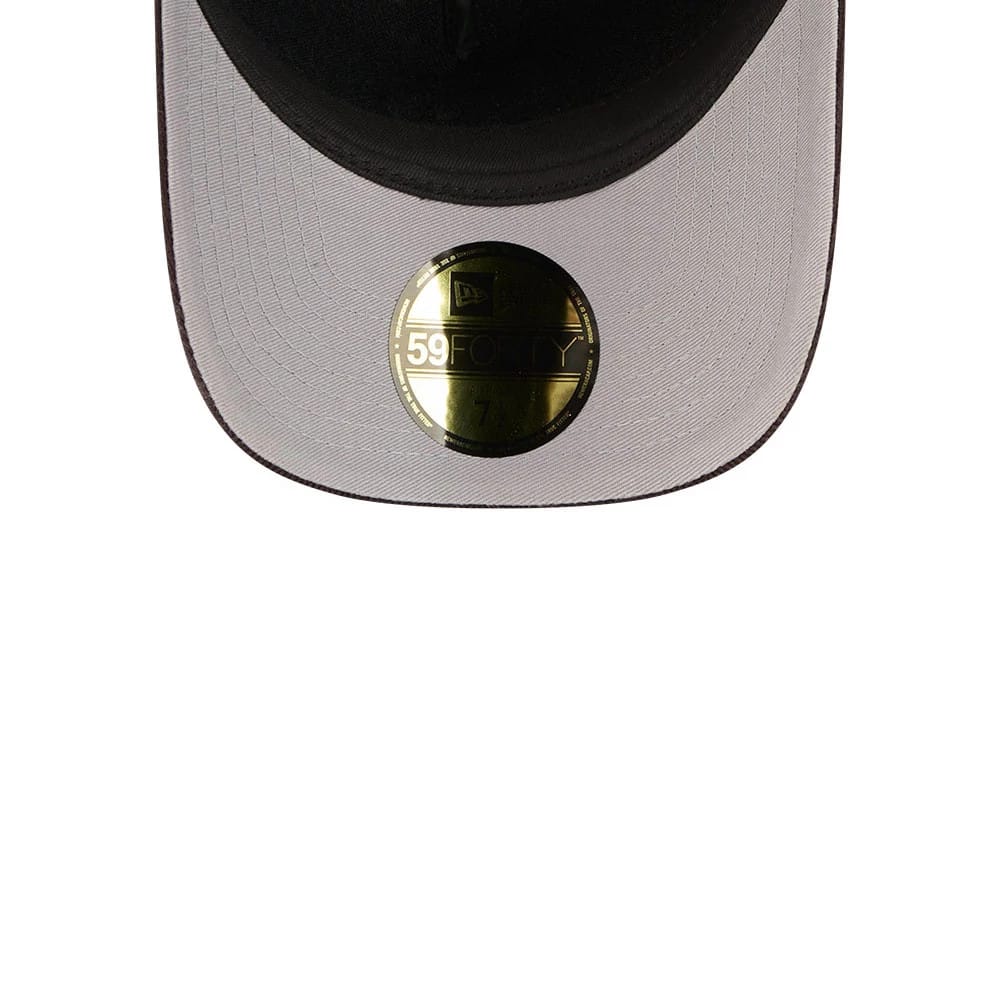Pictured is this MLB Quickstrike Snow Wash Cord San Diego Padres 59FORTY A-Frame Fitted cap in dark brown. 2