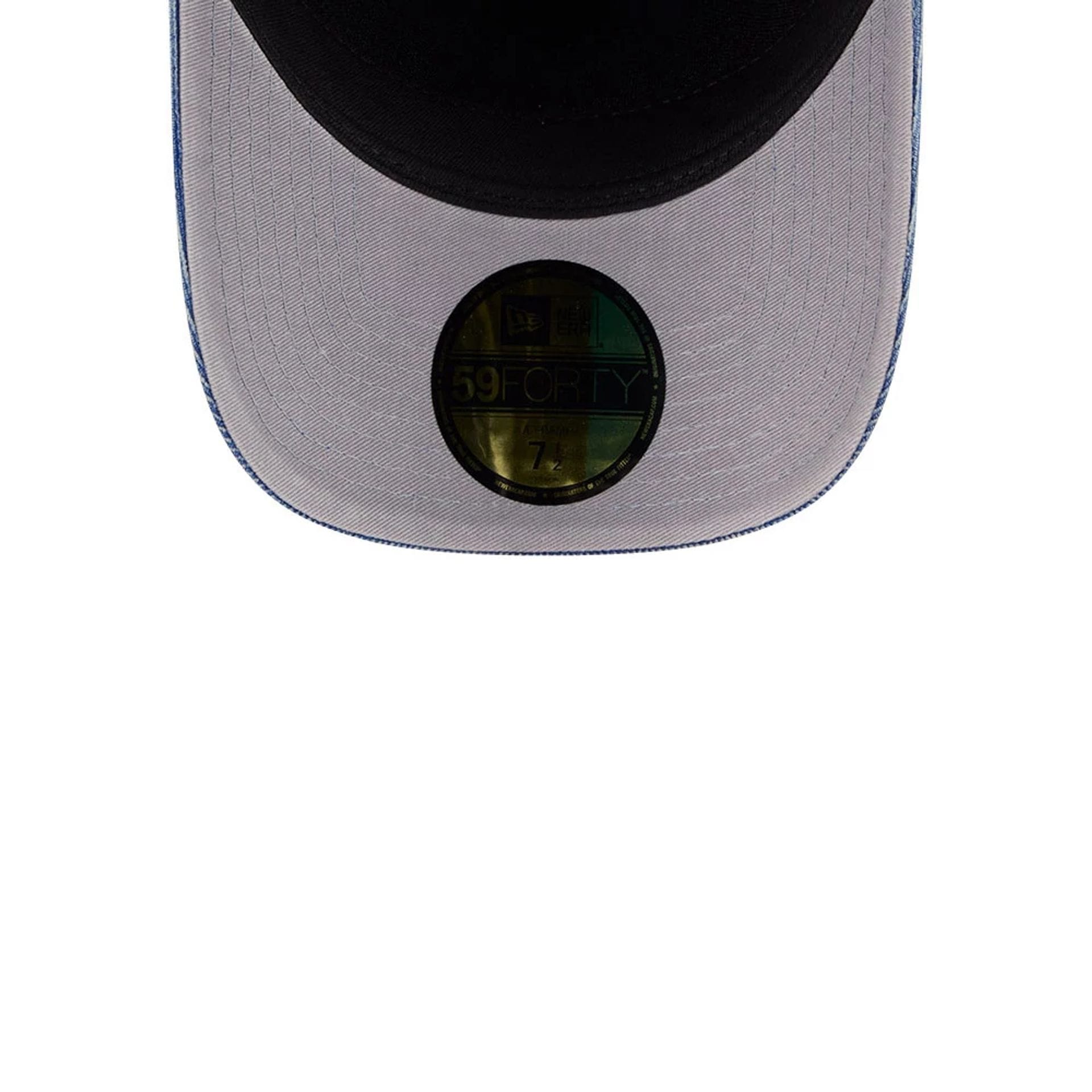 Pictured is this MLB Quickstrike Snow Wash Cord New York Mets 59FORTY A-Frame Fitted cap in blue. 2
