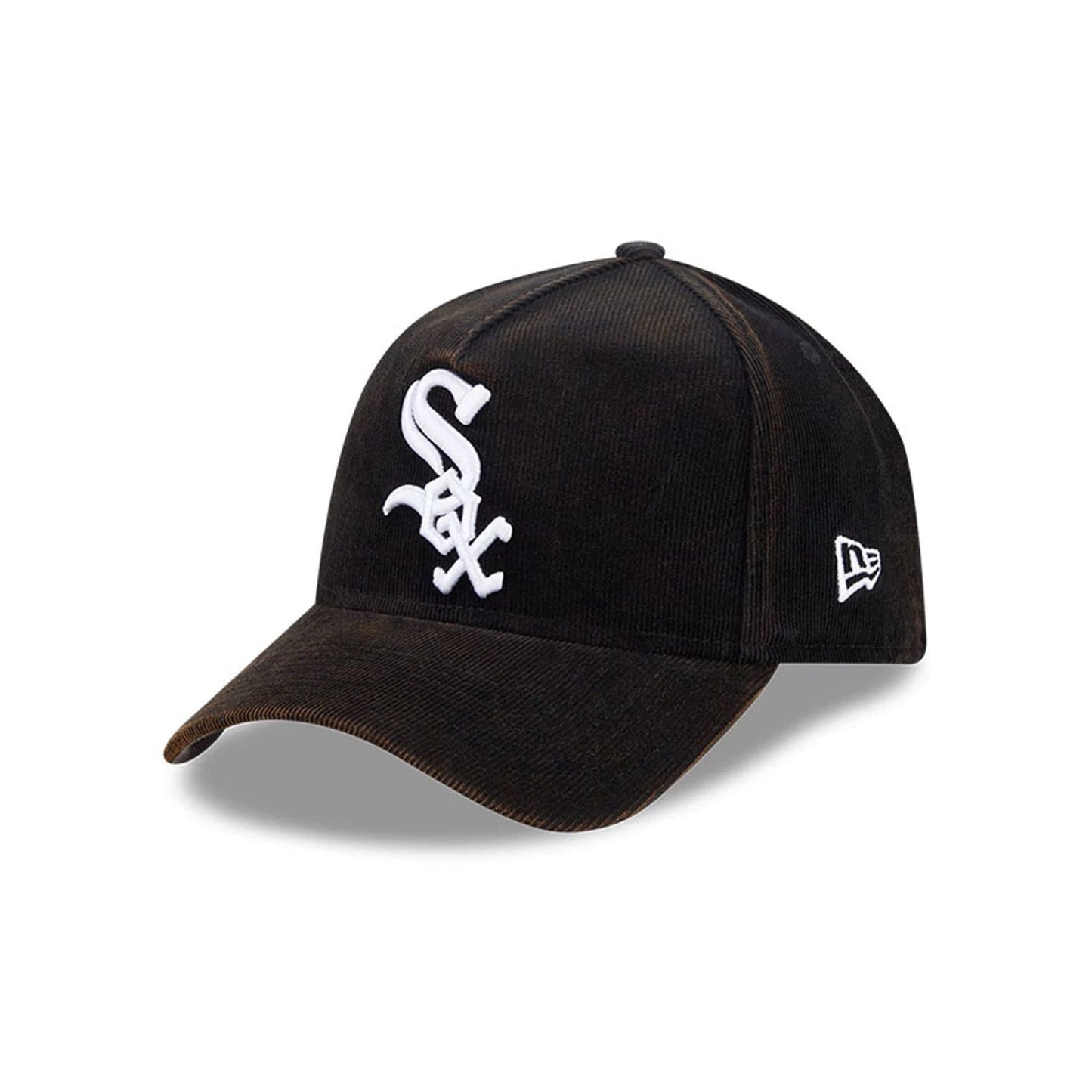 Pictured is this MLB Quickstrike Snow Wash Cord Chicago White Sox 59FORTY A-Frame Fitted cap in black. 1