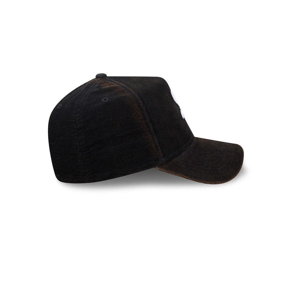Pictured is this MLB Quickstrike Snow Wash Cord Chicago White Sox 59FORTY A-Frame Fitted cap in black. 6