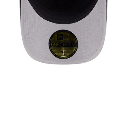 Pictured is this MLB Quickstrike Snow Wash Cord Chicago White Sox 59FORTY A-Frame Fitted cap in black. 2