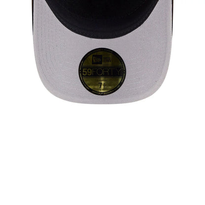 Pictured is this MLB Quickstrike Snow Wash Cord Chicago White Sox 59FORTY A-Frame Fitted cap in black. 2