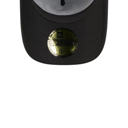 Pictured is this NBA Hardwood Classic Waxy Canvas Chicago Bulls 59FORTY A-Frame Fitted cap in black. 7