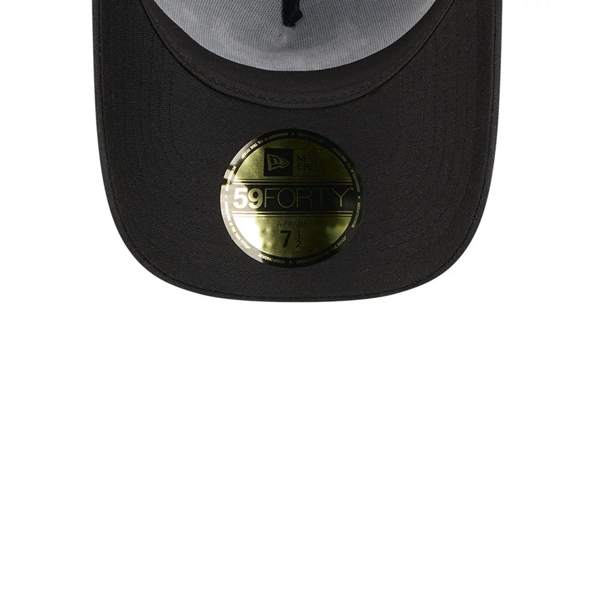 Pictured is this NBA Hardwood Classic Waxy Canvas Chicago Bulls 59FORTY A-Frame Fitted cap in black. 7