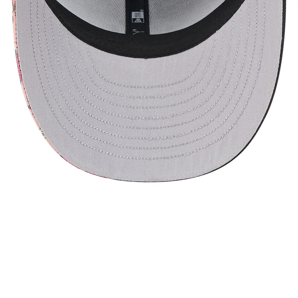 Pictured is this MLB Halloween New York Yankees 9FIFTY Snapback cap in black. 2