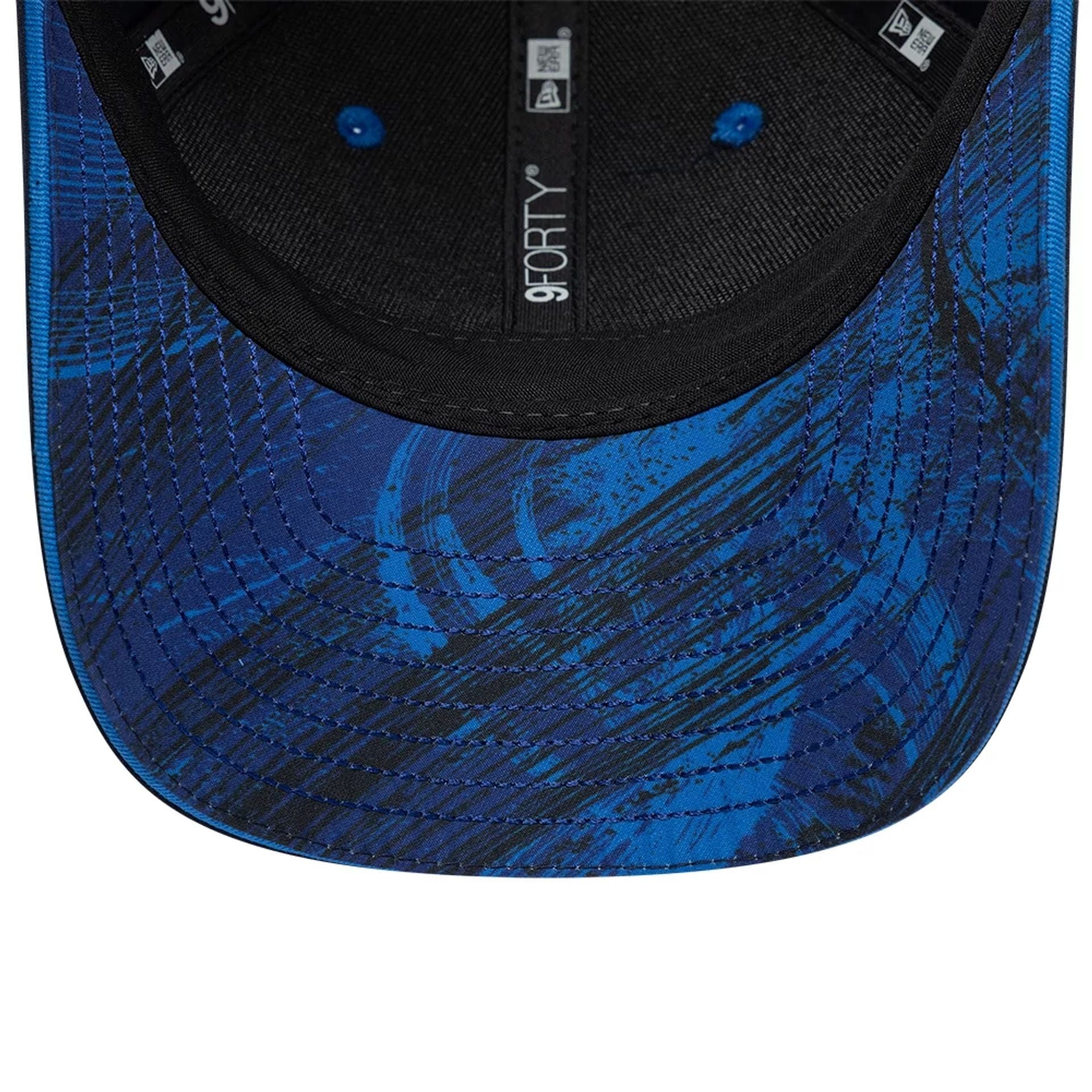 Pictured is this Youth Atlassian Williams F1 Team Team 9FORTY M-Crown Adjustable cap in navy. 2