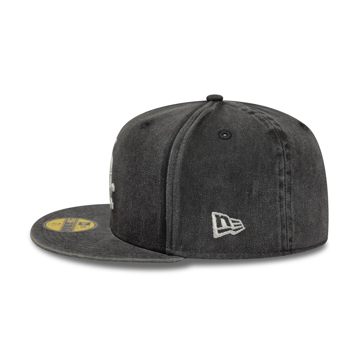 Pictured is this MLB Washed Chicago White Sox 59FIFTY Fitted cap in black. 6
