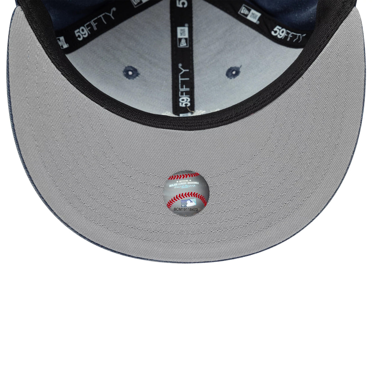 Pictured is this MLB Washed New York Yankees 59FIFTY Fitted cap in navy. 2