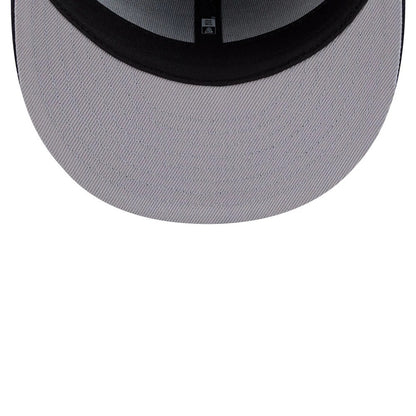 Pictured is this MLB Rhinestone Badge New York Yankees 59FIFTY Fitted cap in navy. 2