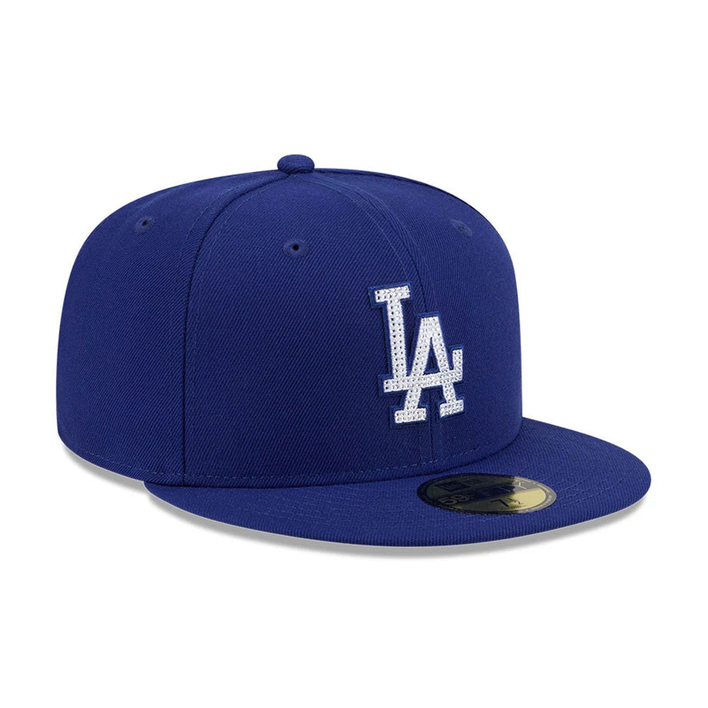 Pictured is this MLB Rhinestone Badge LA Dodgers 59FIFTY Fitted cap in dark blue. 4