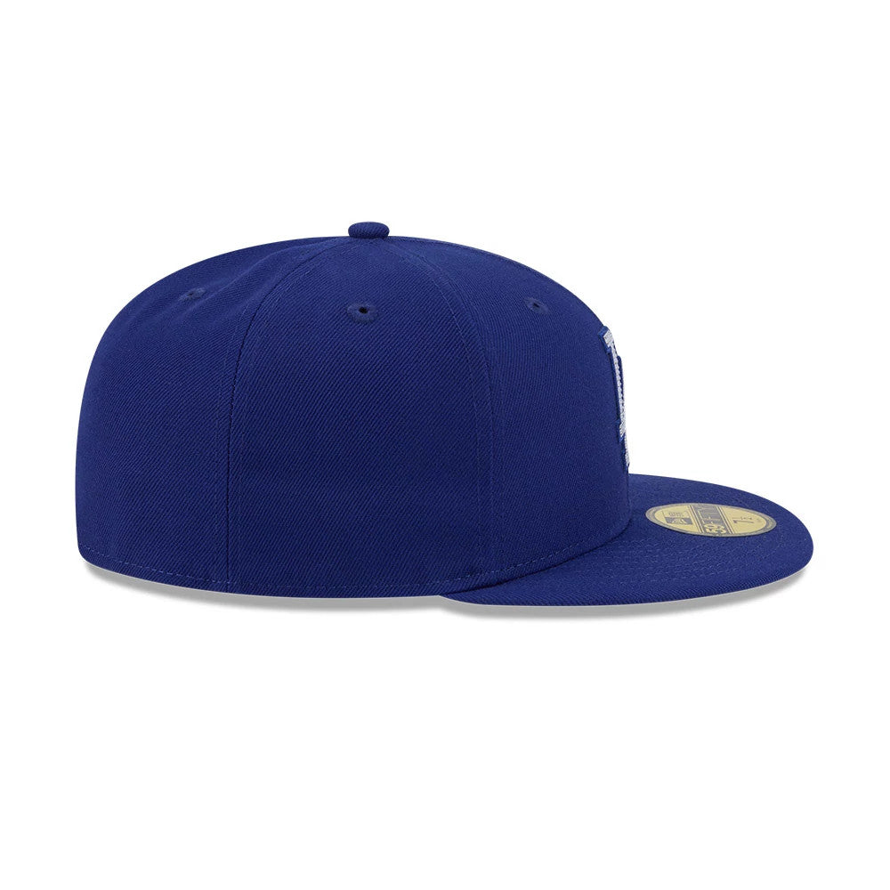 Pictured is this MLB Rhinestone Badge LA Dodgers 59FIFTY Fitted cap in dark blue. 7