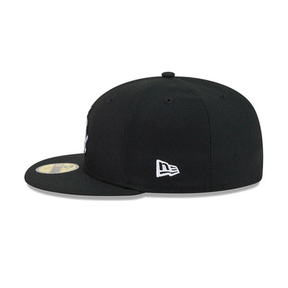 Pictured is this MLB Rhinestone Badge Chicago White Sox 59FIFTY Fitted cap in black. 6