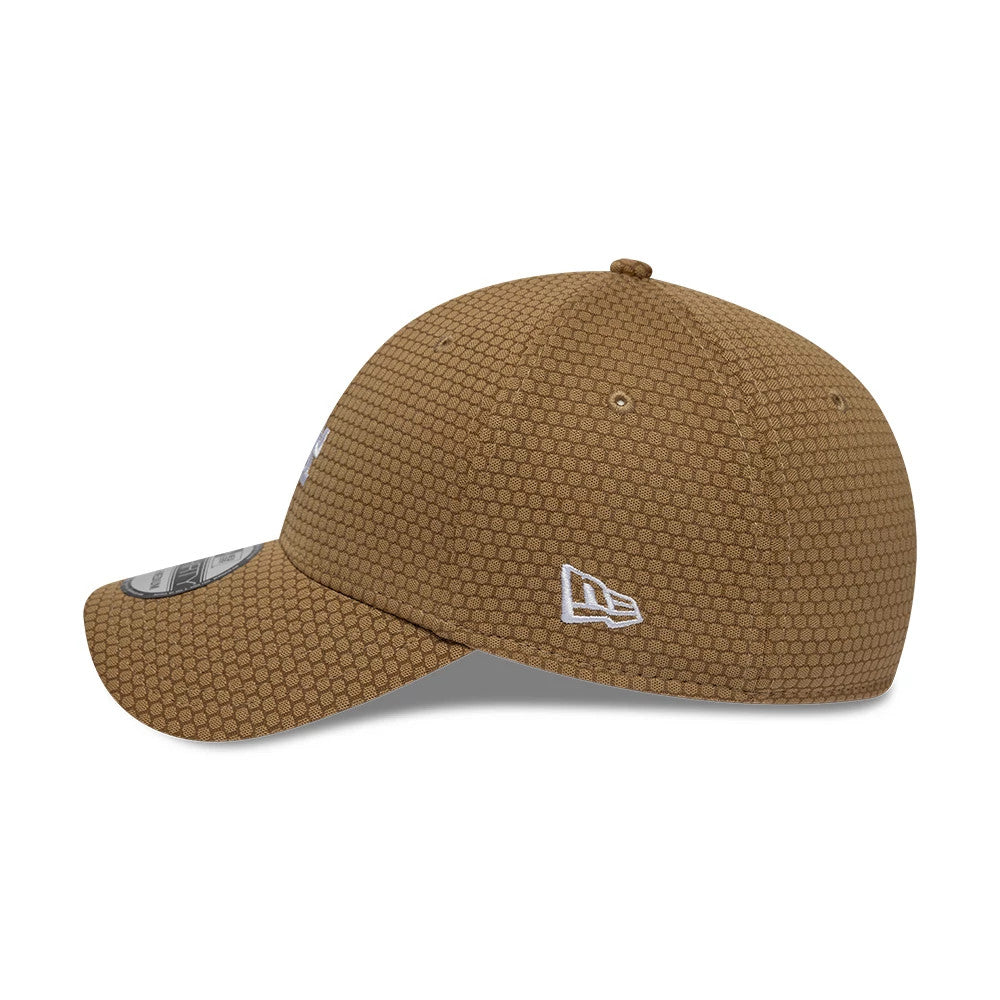 Pictured is this MLB Tech LA Dodgers 39THIRTY Stretch Fit cap in Beige. 5
