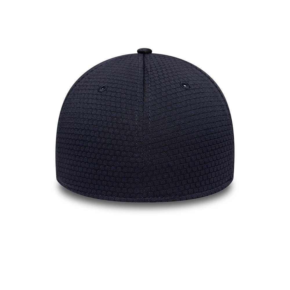 Pictured is this MLB Tech New York Yankees 39THIRTY Stretch Fit cap in navy. 6