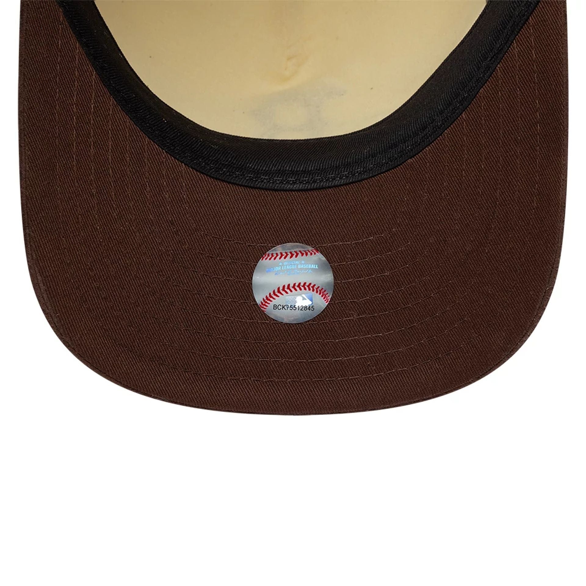 Pictured is this MLB Suede Visor Boston Red Sox 9FIFTY A-Frame Snapback cap in Cream. 7