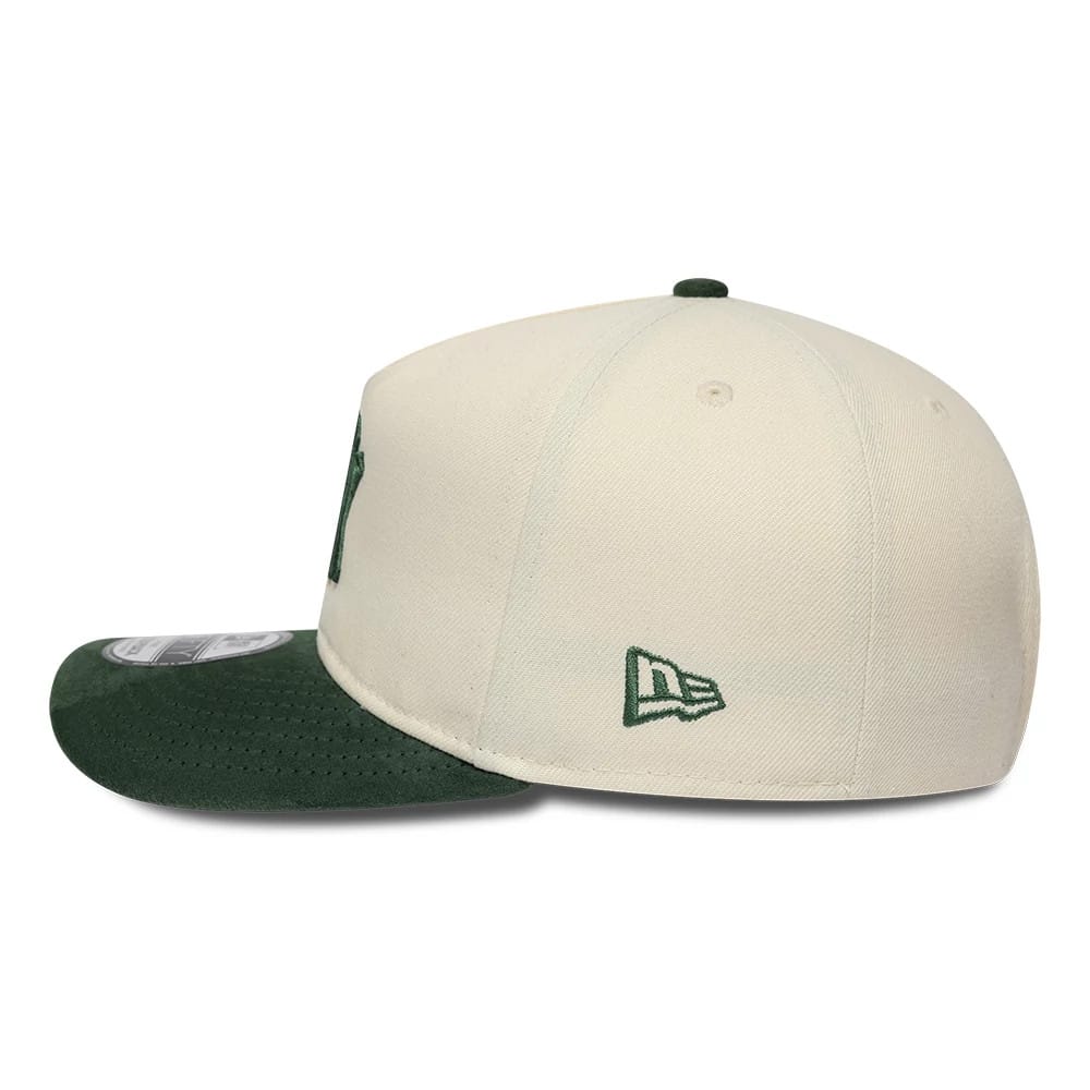 Pictured is this MLB Suede Visor New York Yankees 9FIFTY A-Frame Snapback cap in Cream. 5