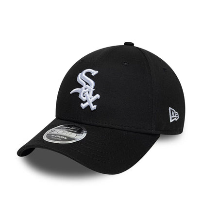 Pictured is this MLB Chicago White Sox 9FORTY M-Crown cap in black. 1