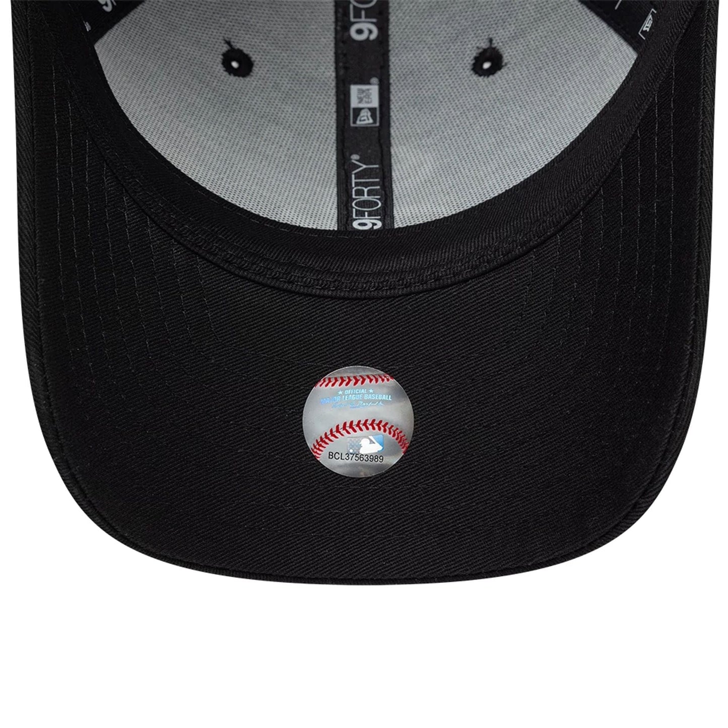 Pictured is this MLB Chicago White Sox 9FORTY M-Crown cap in black. 7