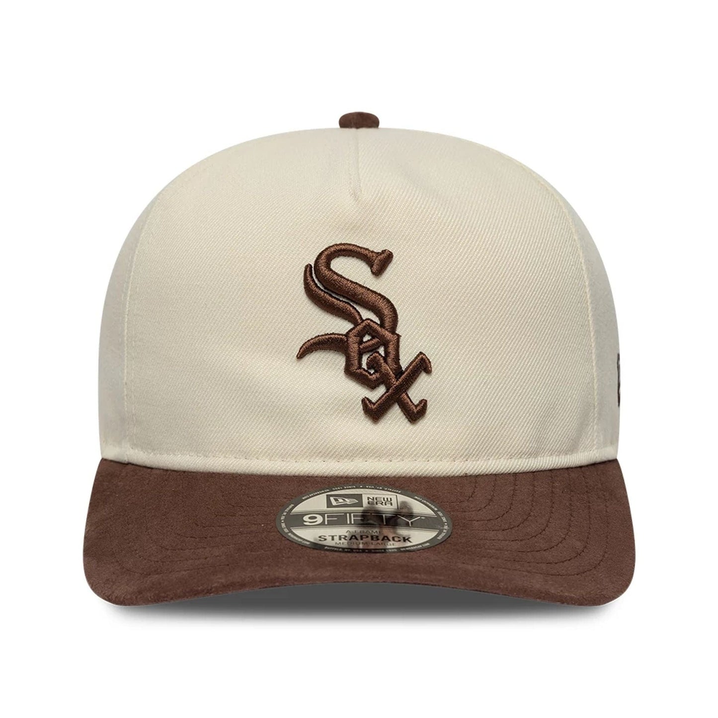 Pictured is this MLB Suede Visor Chicago White Sox 9FIFTY A-Frame Snapback cap in Cream. 3