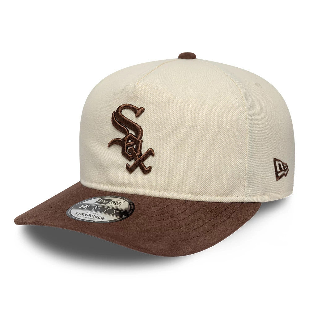 Chicago White Sox MLB Suede Visor Cream New Era 9FIFTY A-Frame Adjustable Cap, three-quarter view showing the brown embroidered Sox logo on the front panel, a brown suede visor with a 9FIFTY size sticker, and the New Era flag logo on the left side.