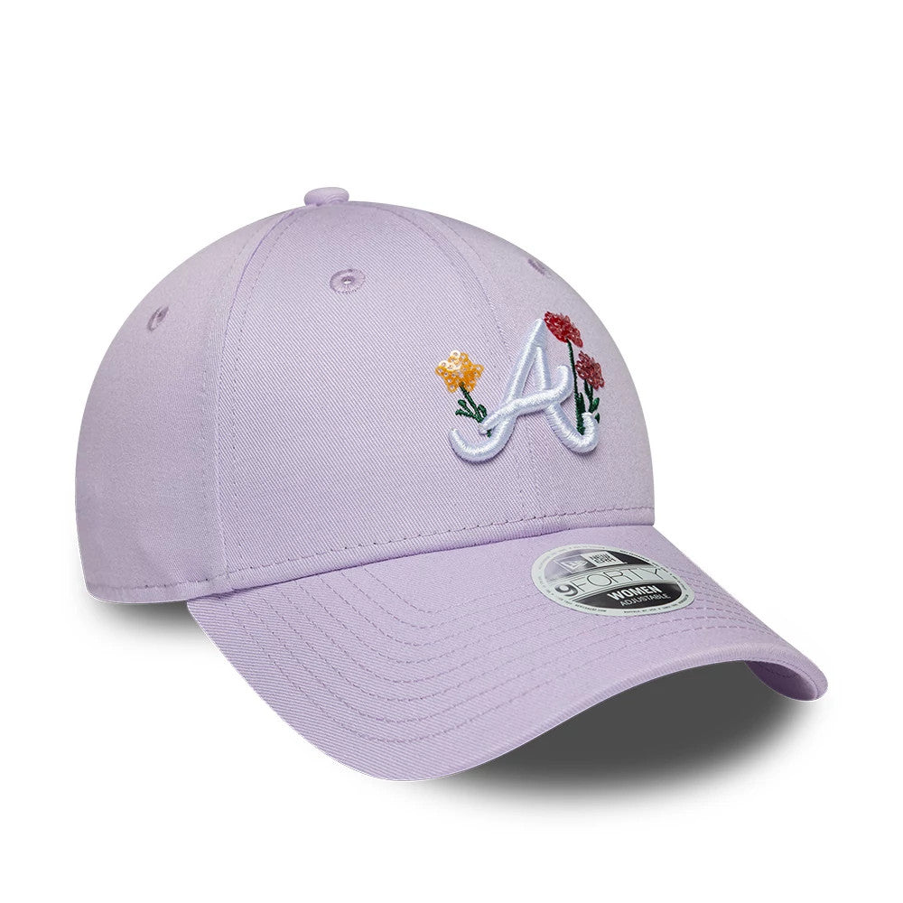 Atlanta Braves Womens MLB Floral Icon Pastel Purple New Era 9FORTY Adjustable Cap, front view showing the white A logo with embroidered red and yellow flowers on the front panel, featuring a curved visor and a 9FORTY size sticker.