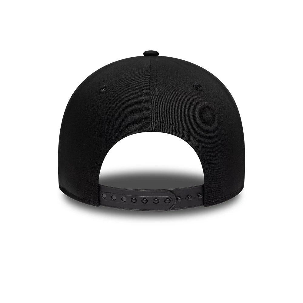Pictured is this New Era Heritage Connect 9FORTY M-Crown cap in black. 4