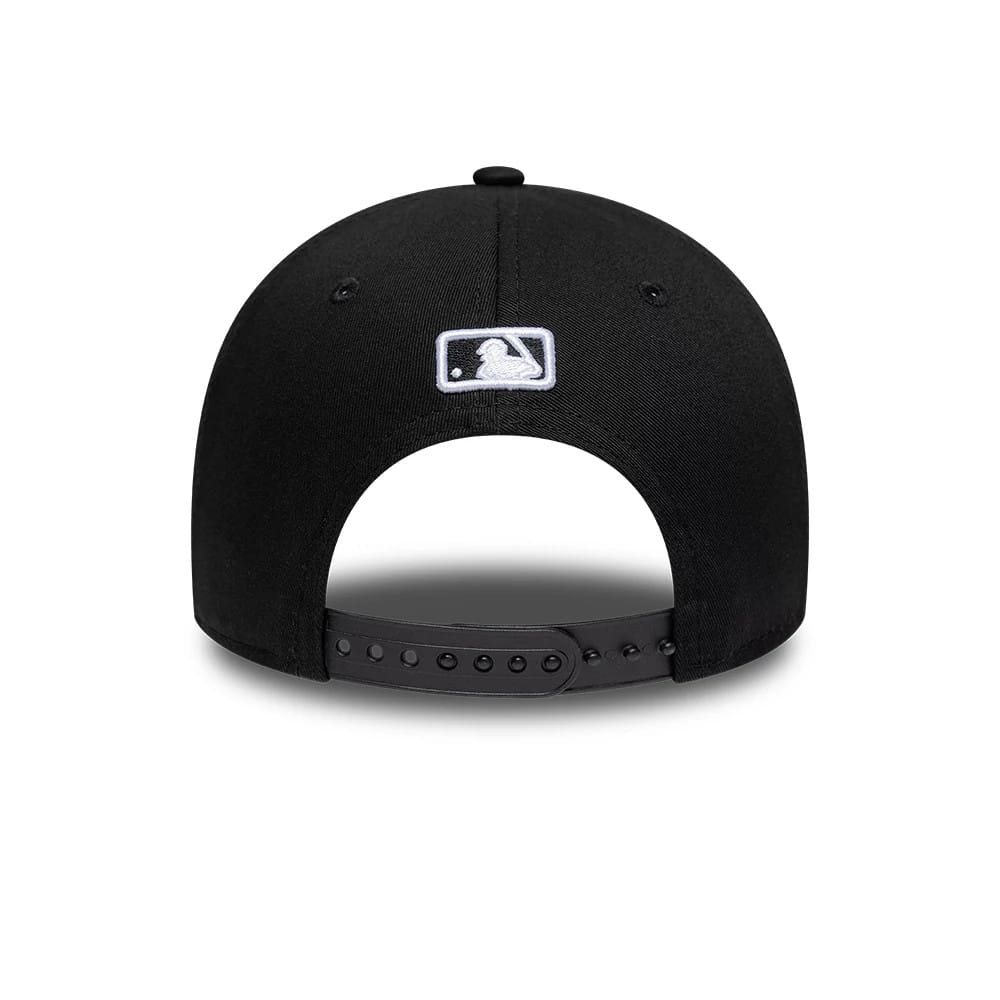 Pictured is this MLB Atlanta Braves 9FORTY M-Crown cap in black. 4