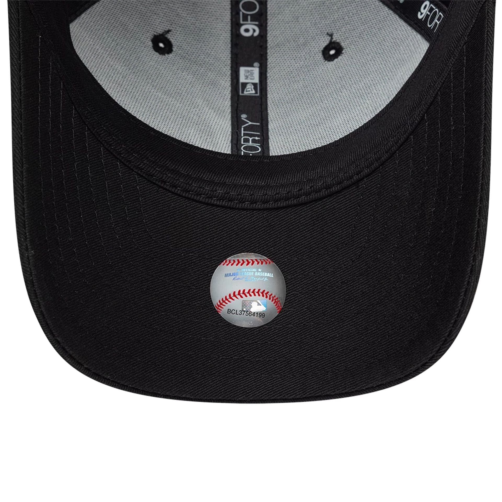 Pictured is this MLB Atlanta Braves 9FORTY M-Crown cap in black. 7