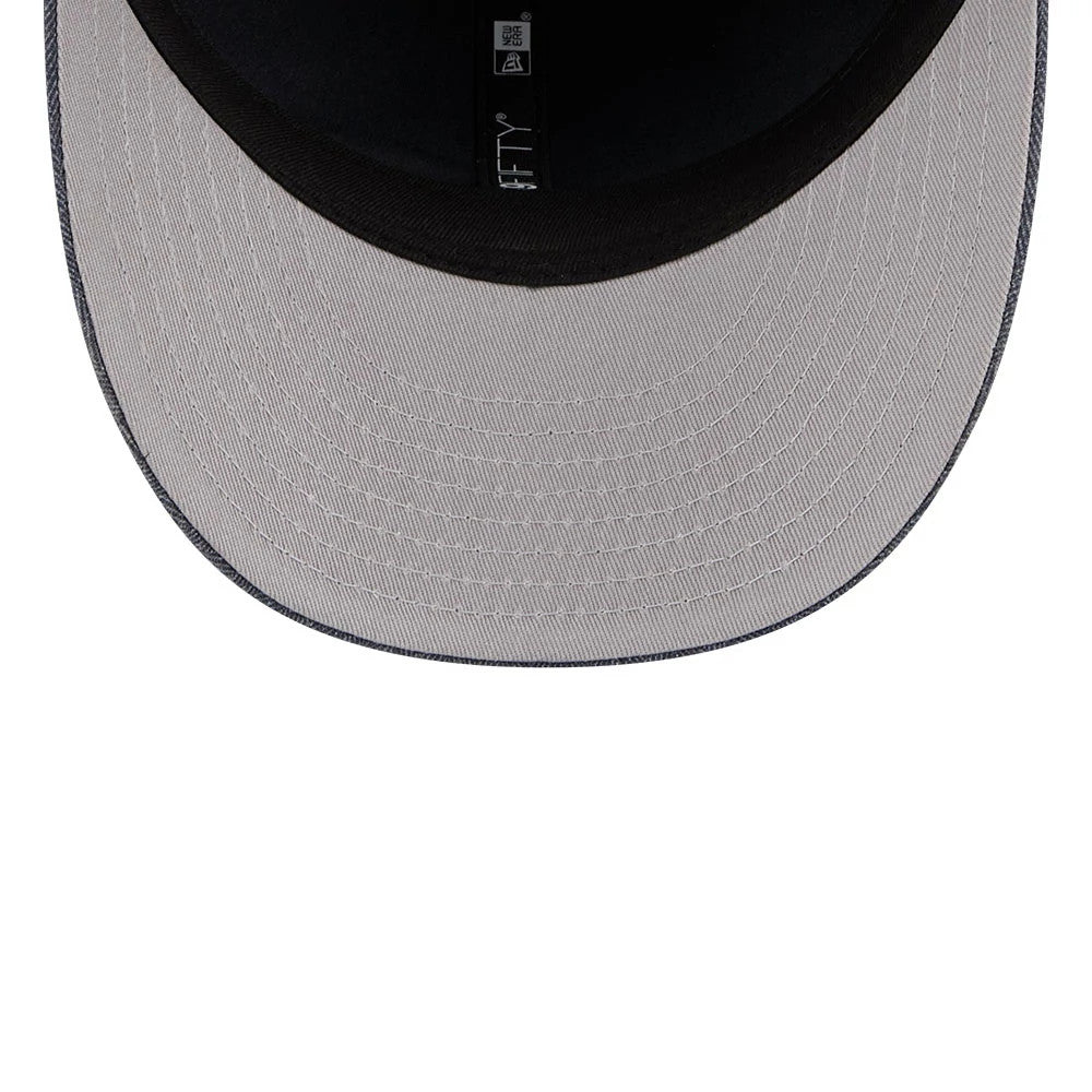 Pictured is this New Era Herringbone Retro Crown 59FIFTY Fitted cap in navy. 2