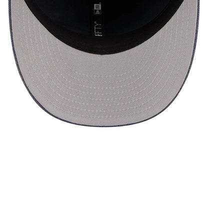 Pictured is this New Era Herringbone Retro Crown 59FIFTY Fitted cap in navy. 2