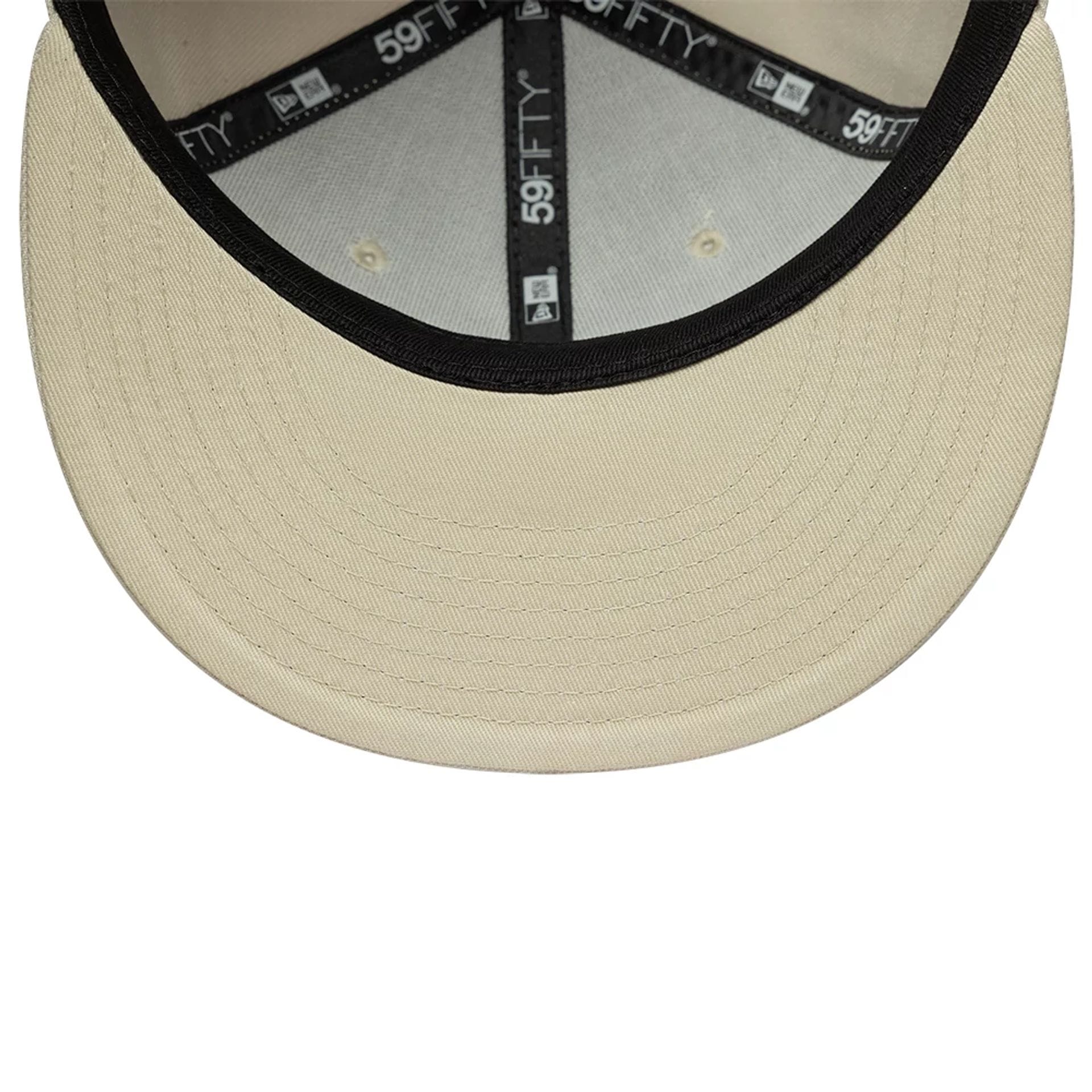 Pictured is this MLB City Icon New York Yankees 59FIFTY Fitted cap in light beige. 5