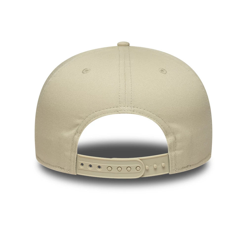 New York Yankees MLB League Essential Light Beige New Era 9FIFTY Snapback Adjustable Cap, rear view showing the structured light beige crown with matching light beige adjustable snapback closure, featuring embroidered eyelets on the back panels.