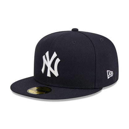 Pictured is this Vanson X MLB New York Yankees 59FIFTY Fitted cap in navy. 1