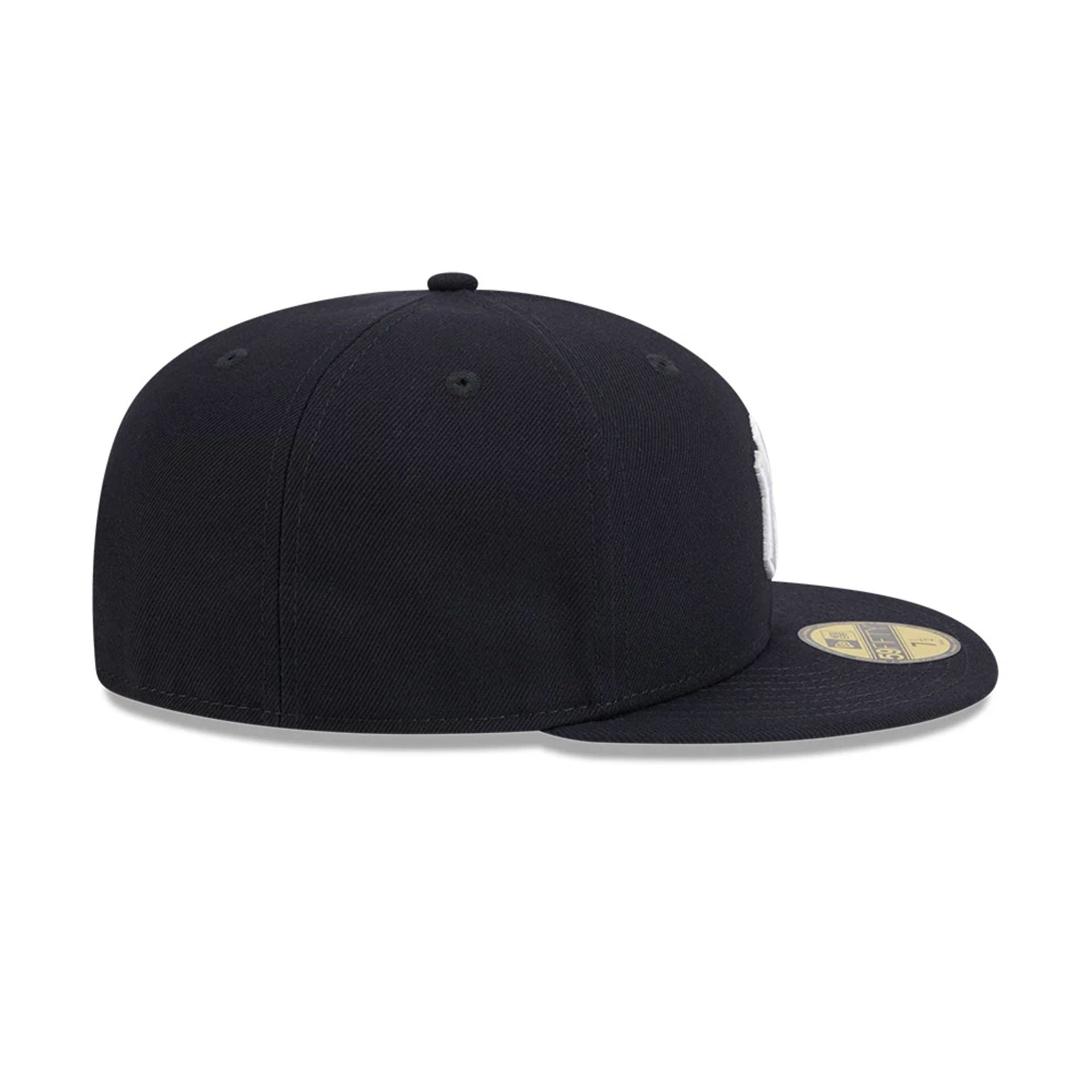 Pictured is this Vanson X MLB New York Yankees 59FIFTY Fitted cap in navy. 7