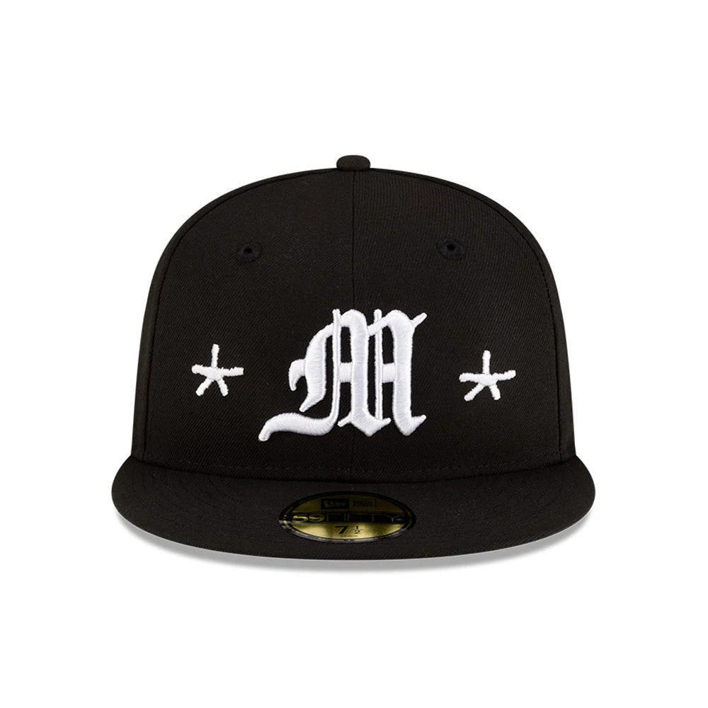 Pictured is this Mora Lo Mismo De Siempre 59FIFTY Fitted cap in black. 2