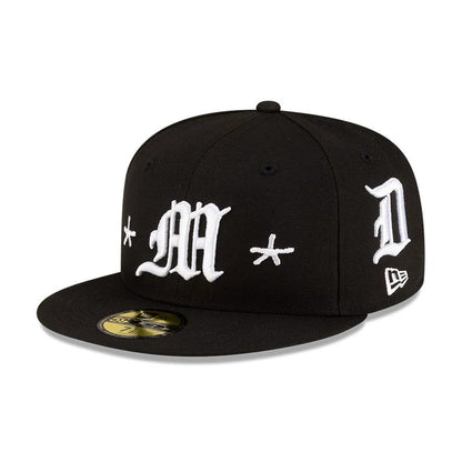 Pictured is this Mora Lo Mismo De Siempre 59FIFTY Fitted cap in black. 1