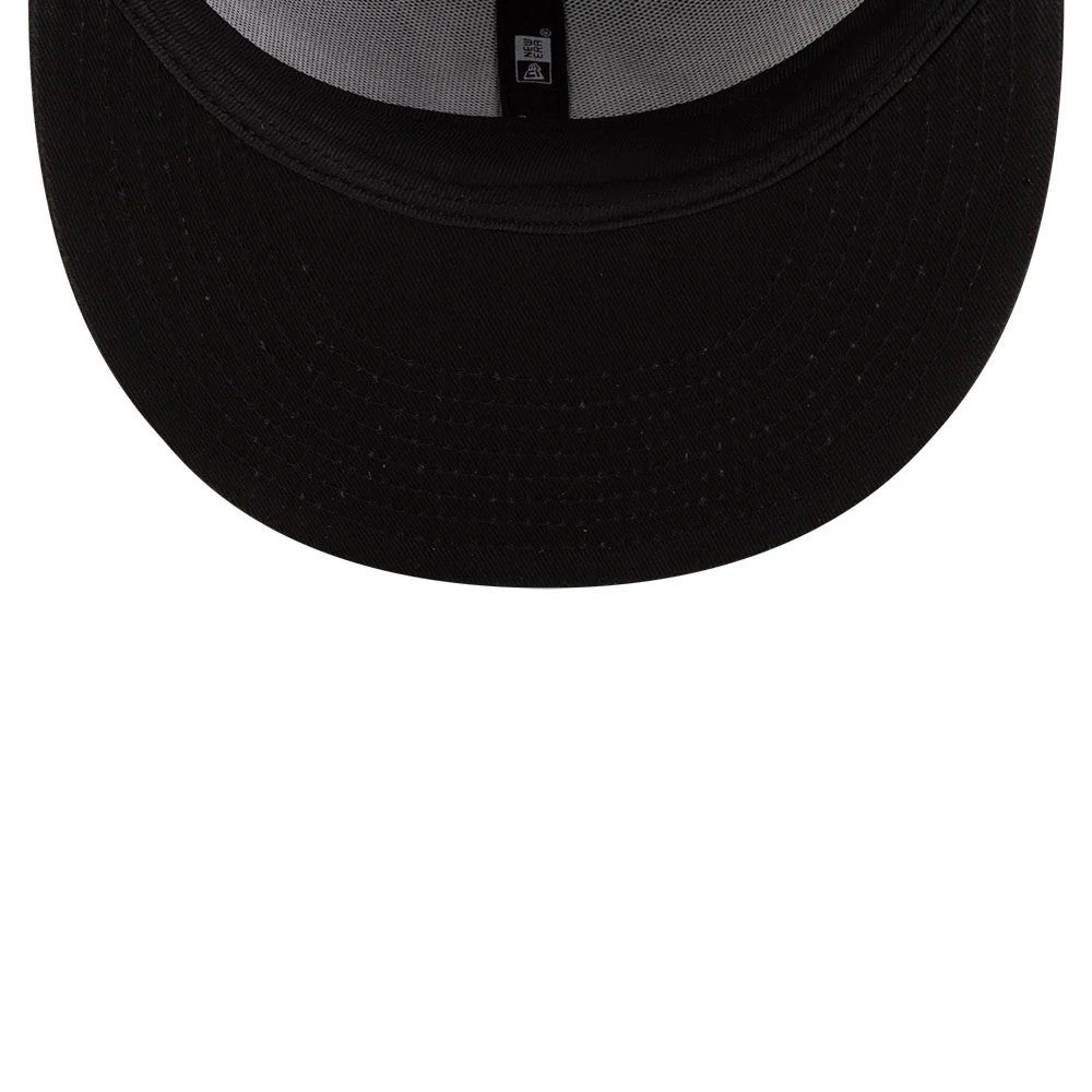 Pictured is this Mora Lo Mismo De Siempre 59FIFTY Fitted cap in black. 7