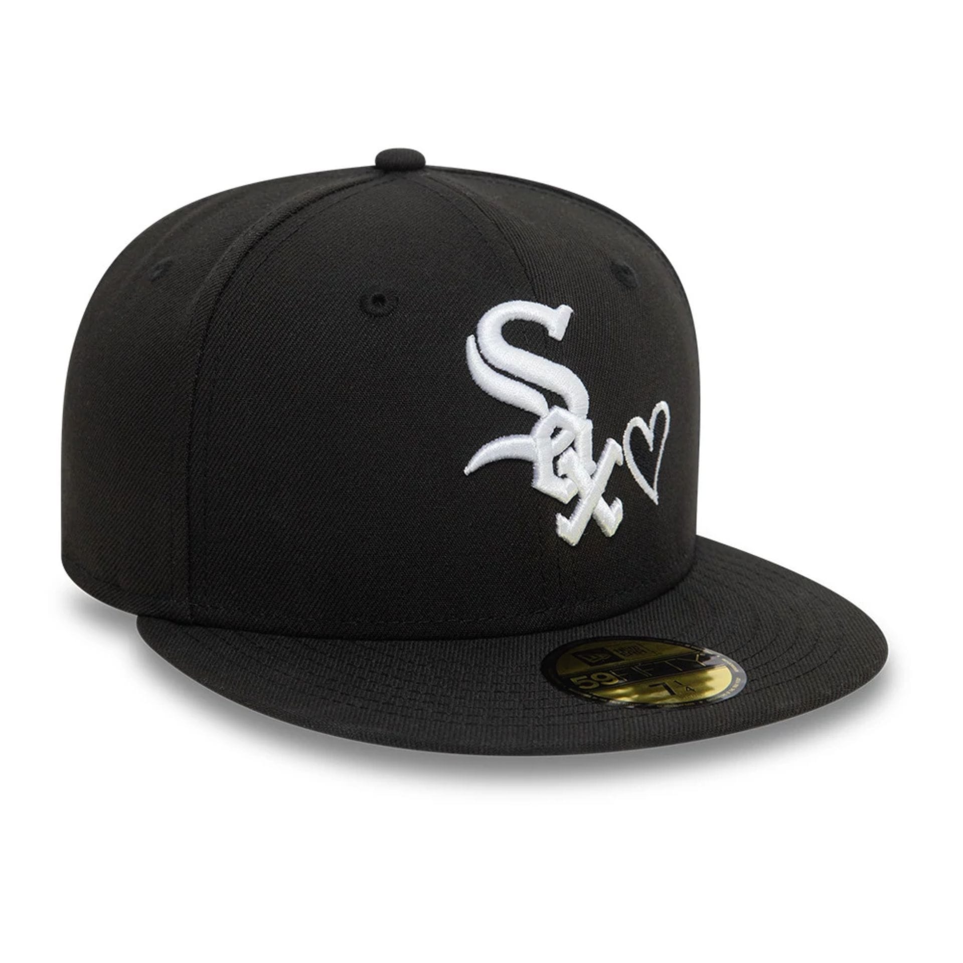 Pictured is this MLB Heart Icon Chicago White Sox 59FIFTY Fitted cap in black. 4