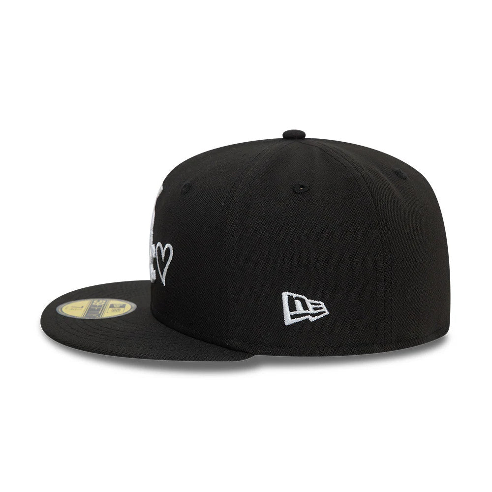 Pictured is this MLB Heart Icon Chicago White Sox 59FIFTY Fitted cap in black. 6