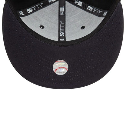 Pictured is this MLB Heart Icon Atlanta Braves 59FIFTY Fitted cap in black. 2