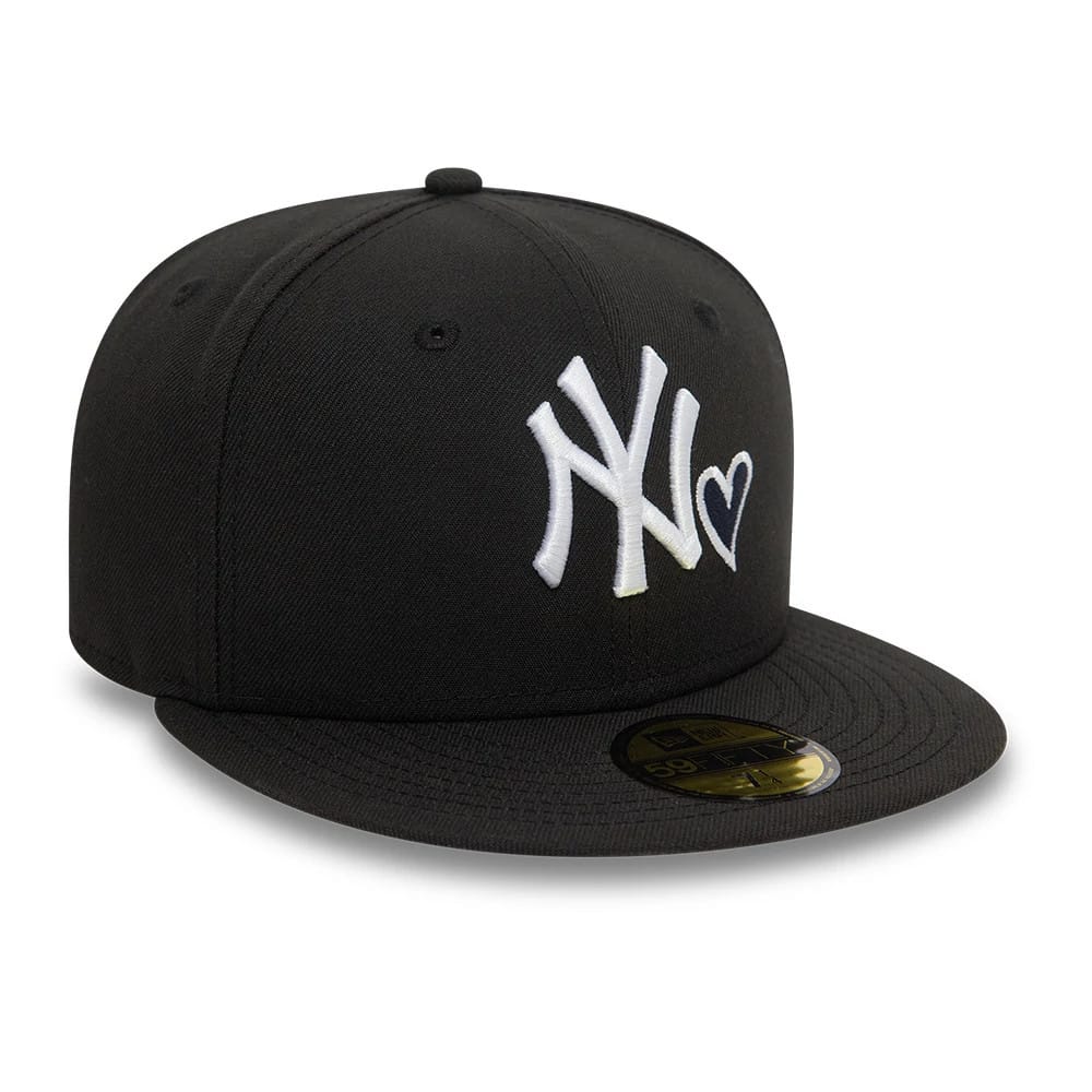 Pictured is this MLB Heart Icon New York Yankees 59FIFTY Fitted cap in black. 4
