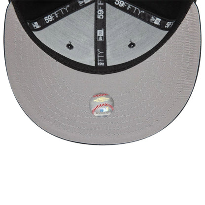 Pictured is this MLB Heart Icon New York Yankees 59FIFTY Fitted cap in black. 2